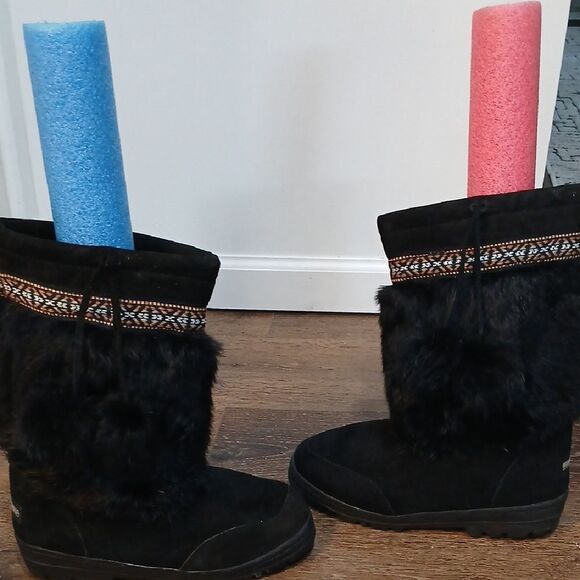Minnetonka Black Rabbit Fur-Trimmed Winter Boots - Picture 1 of 8